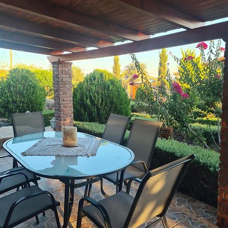Guesthouse Petrothalassa Porto Heli Extérieur photo