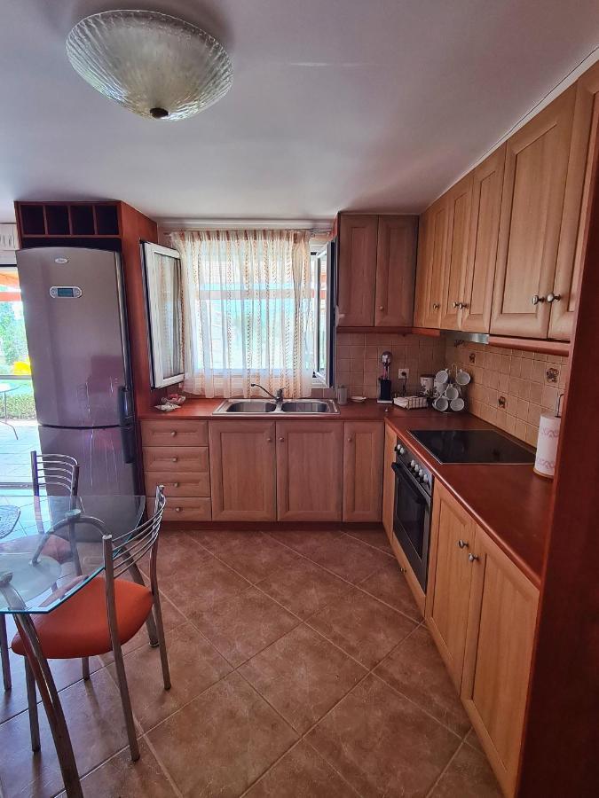 Guesthouse Petrothalassa Porto Heli Extérieur photo