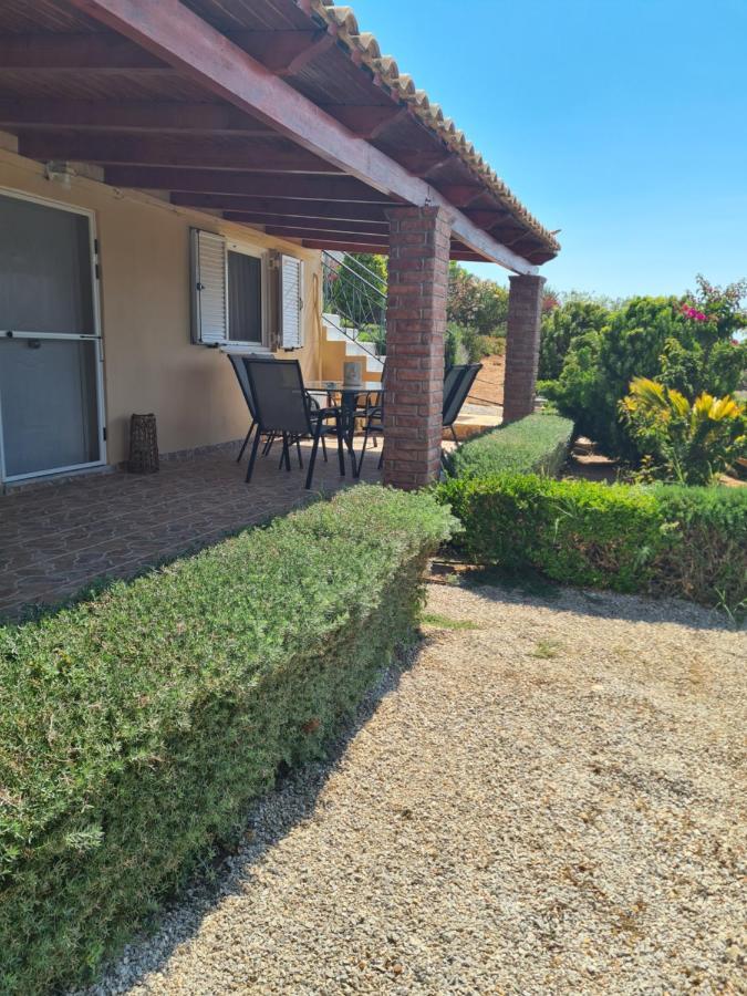 Guesthouse Petrothalassa Porto Heli Extérieur photo