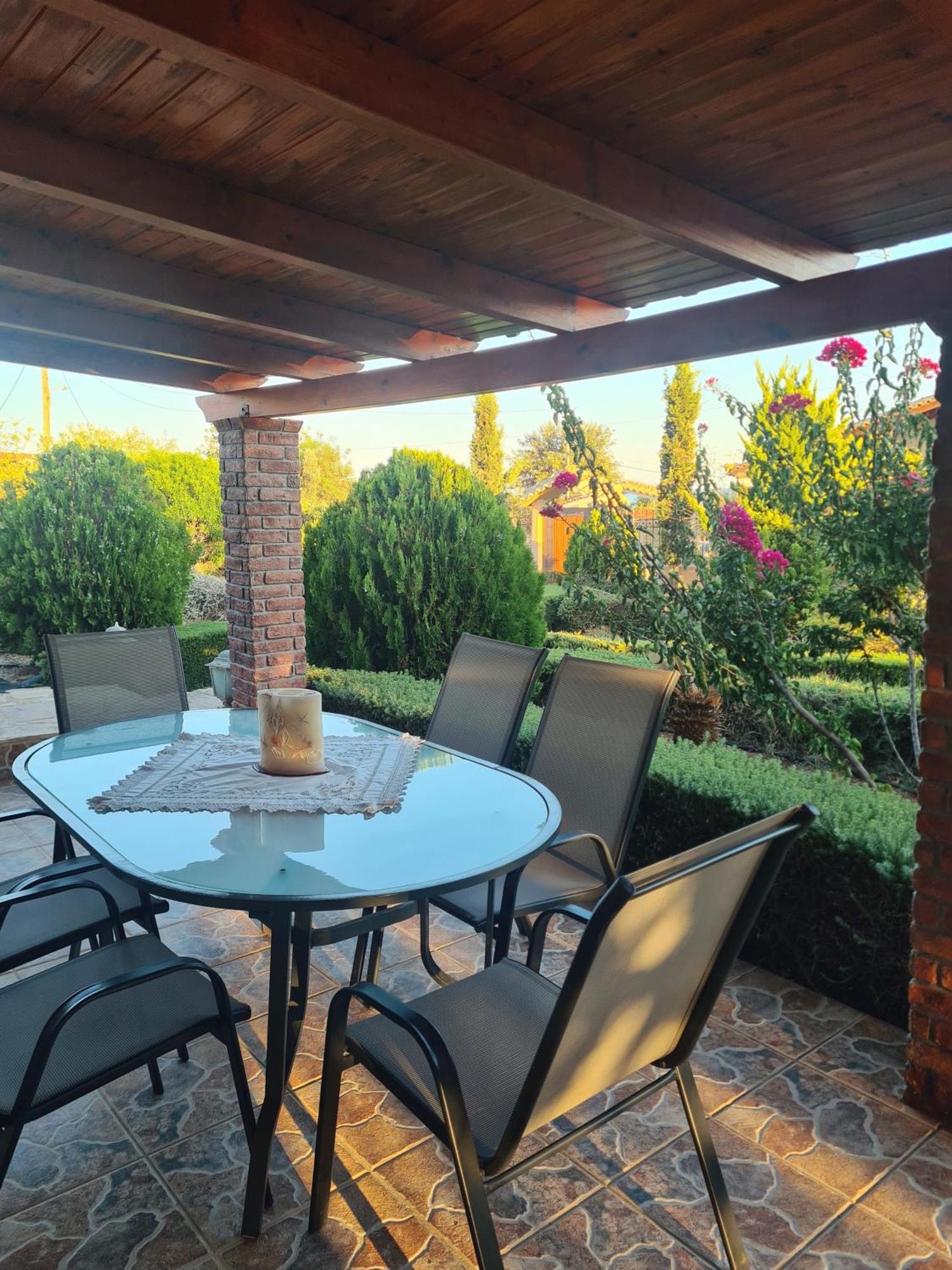 Guesthouse Petrothalassa Porto Heli Extérieur photo